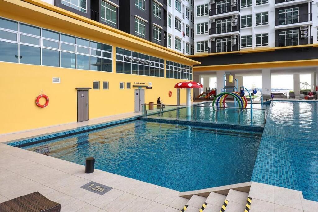 Novo 8 Residence Bachang By Heystay Management Kampong Tambak Exterior foto