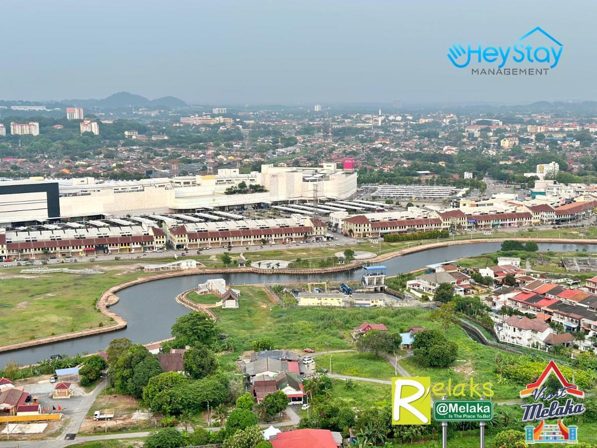 Novo 8 Residence Bachang By Heystay Management Kampong Tambak Exterior foto